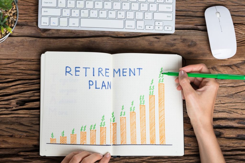 老後資金をどう確保する？個人年金保険とiDeCoの違いとは